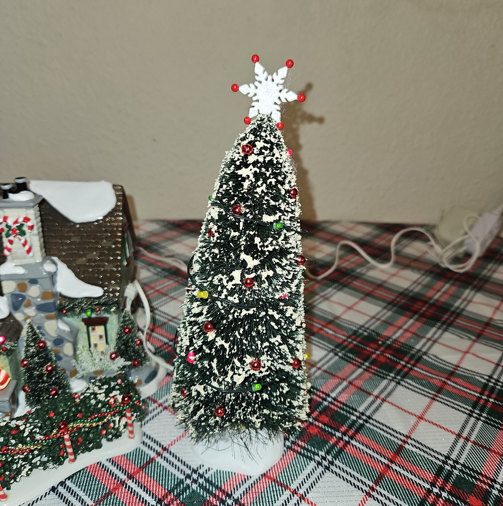 Department 56 "The Peppermint House" Snow Village Holiday Decor - Picture 6 of 13